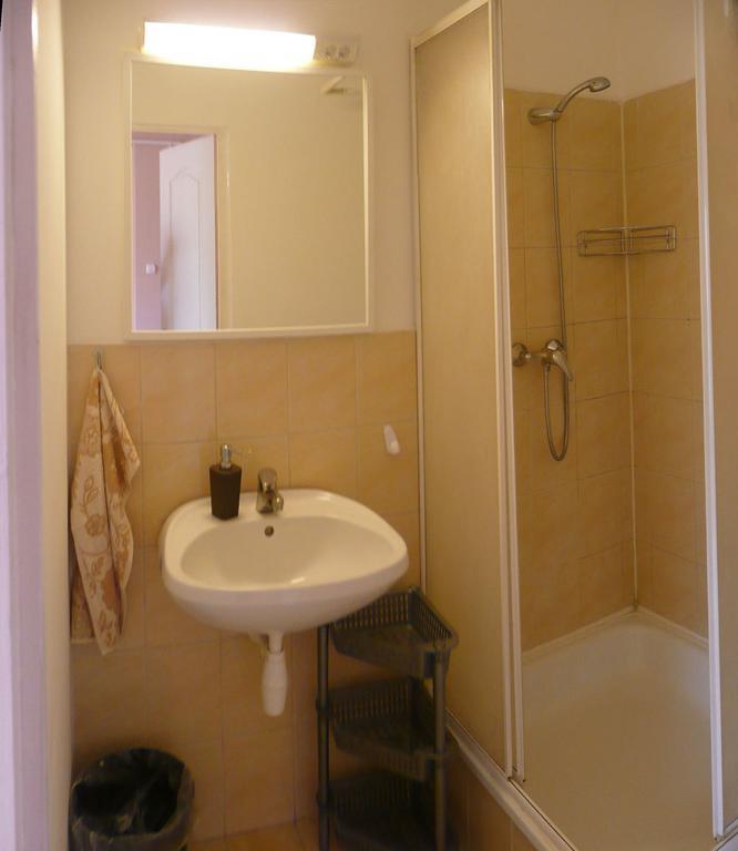 Orchidea Apartman Tata Chambre photo