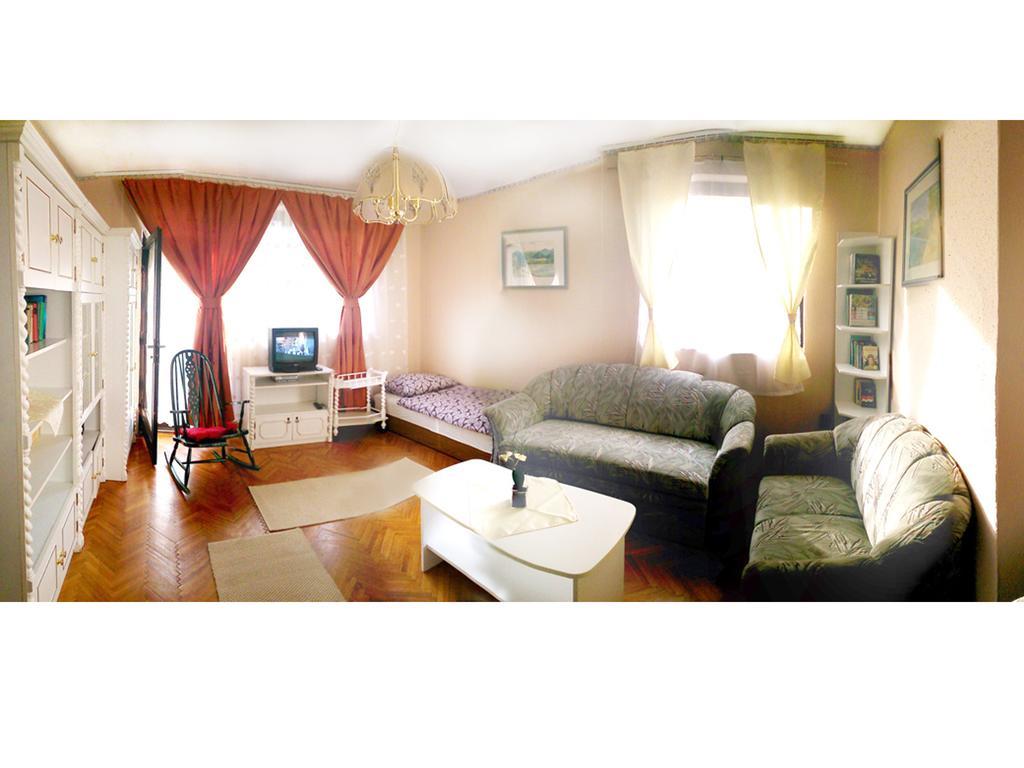 Orchidea Apartman Tata Chambre photo